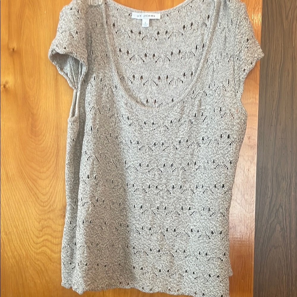 St. John Gray and Cream Cropped Cap Sleeve Blouse